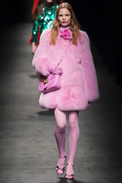 Look 2